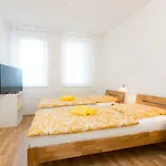 Apartmán Private With Direct Subway Entrance *