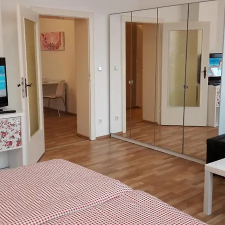 Private With Direct Subway Entrance Apartment Fuerth